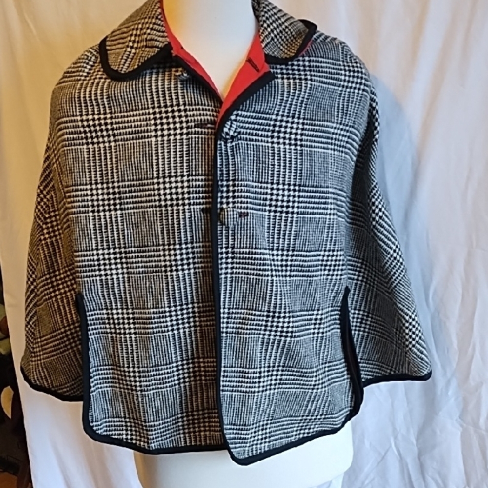 Reversible cape